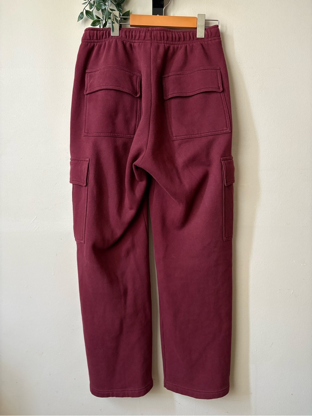 Aritzia Cozy Sweatfleece Mega Cargo Sweatpants - Sumac Burgundy